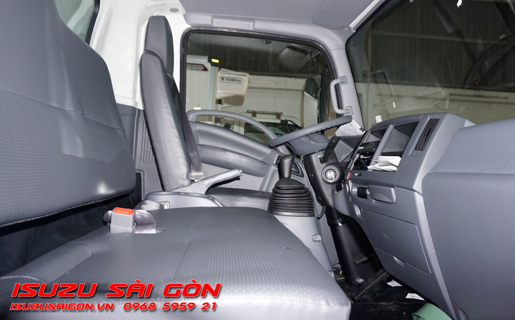Xe Tải Isuzu 5 Tấn Thùng Kín 10